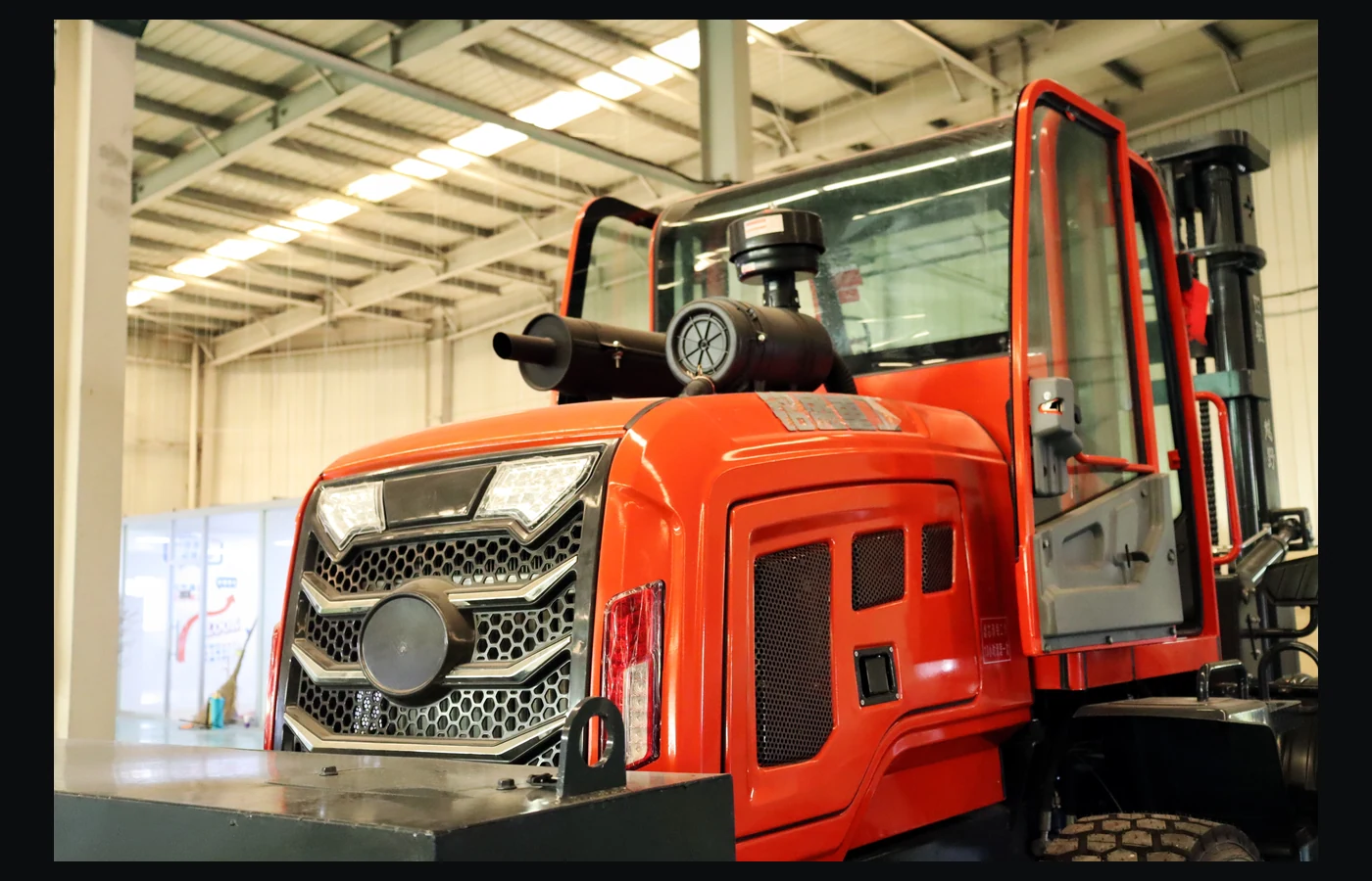 MSCET-7000 Rough Terrain Forklift 7 t