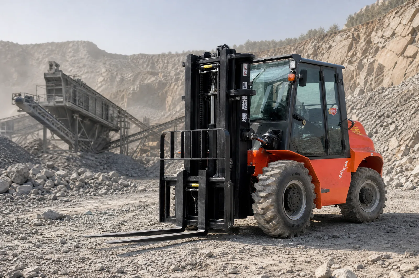 MSCET-3500 3.5 t rough terrain forklift working in quarry